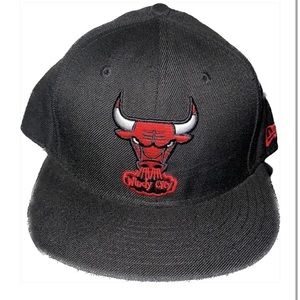 Chicago bulls new era fitted hat 7 3/8 black and red